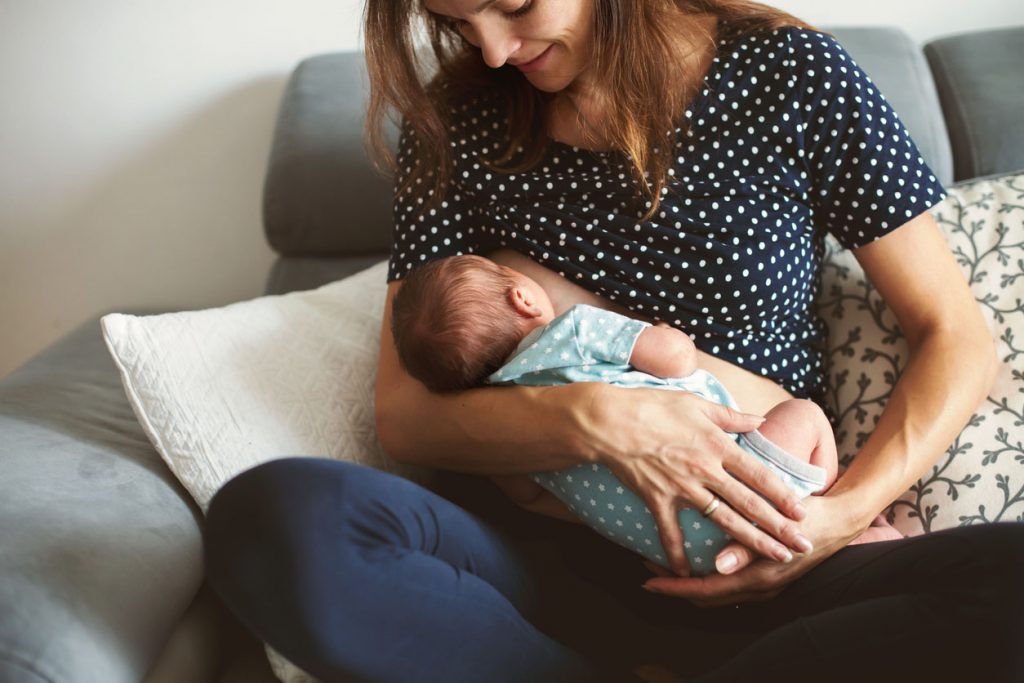 Allaitement Du Bébé Oummi Materne 